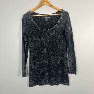 Norma Kamali Long Sleeve Top Scoop Neck Distressed Acid Wash Black size small